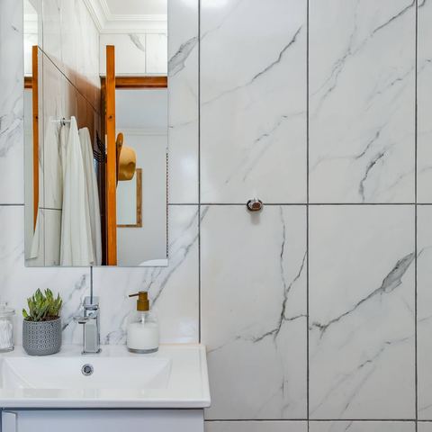 Marble en-suite bathroom